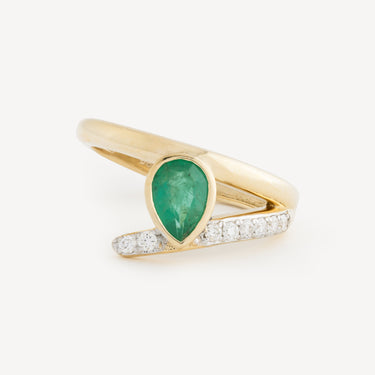 Suave Emerald Diamonds Ring