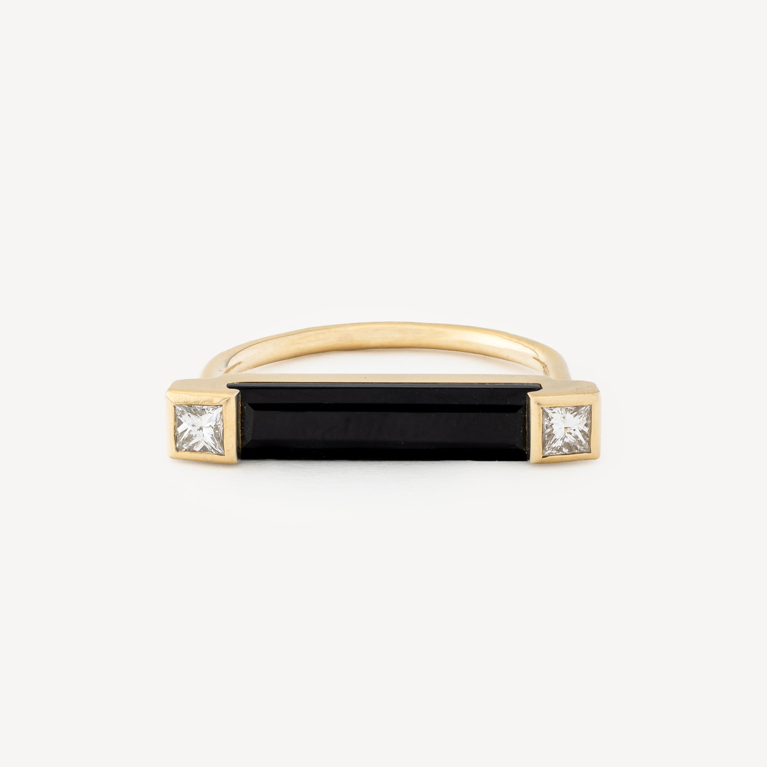 Villa Eileen Ring Onyx Yellow Gold