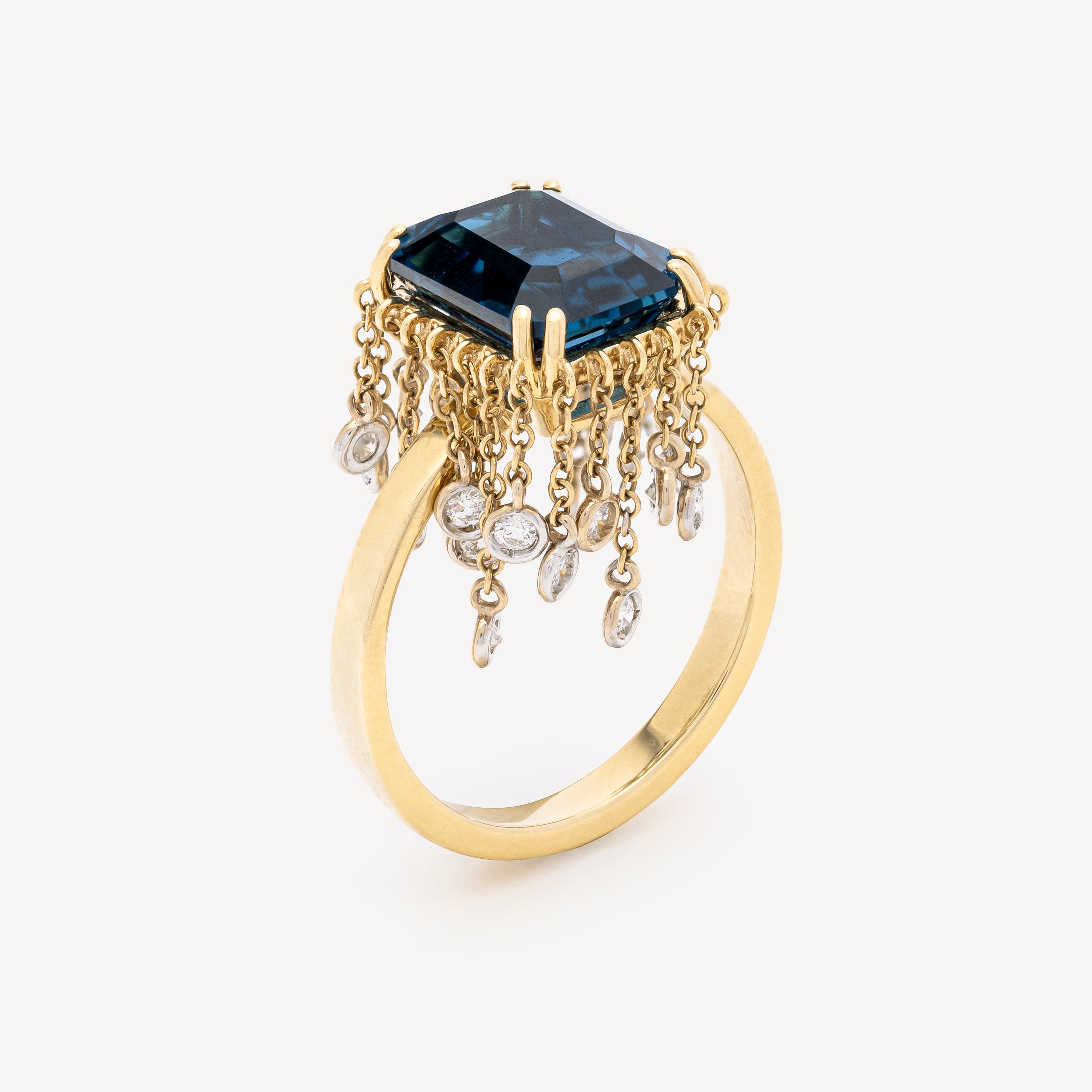 Diamonds London Topaz ring