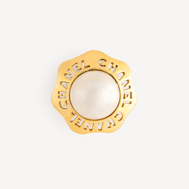 Chanel Nacrée Earring