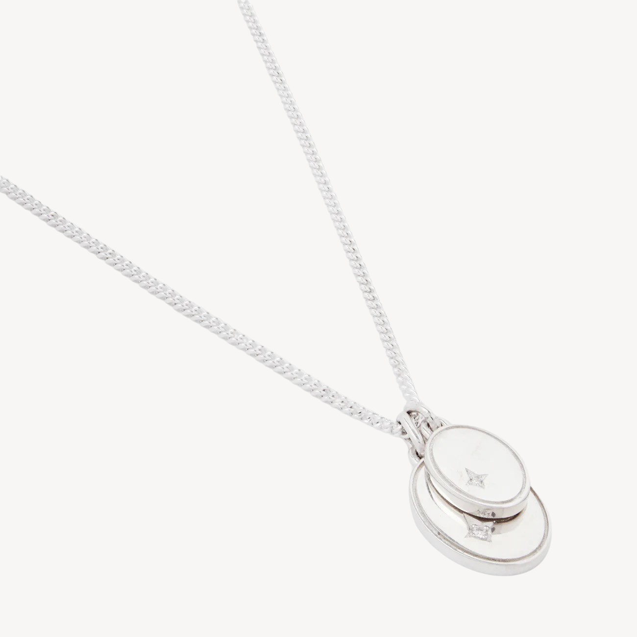 Gudo Oval Necklace Silver White Diamond Detail