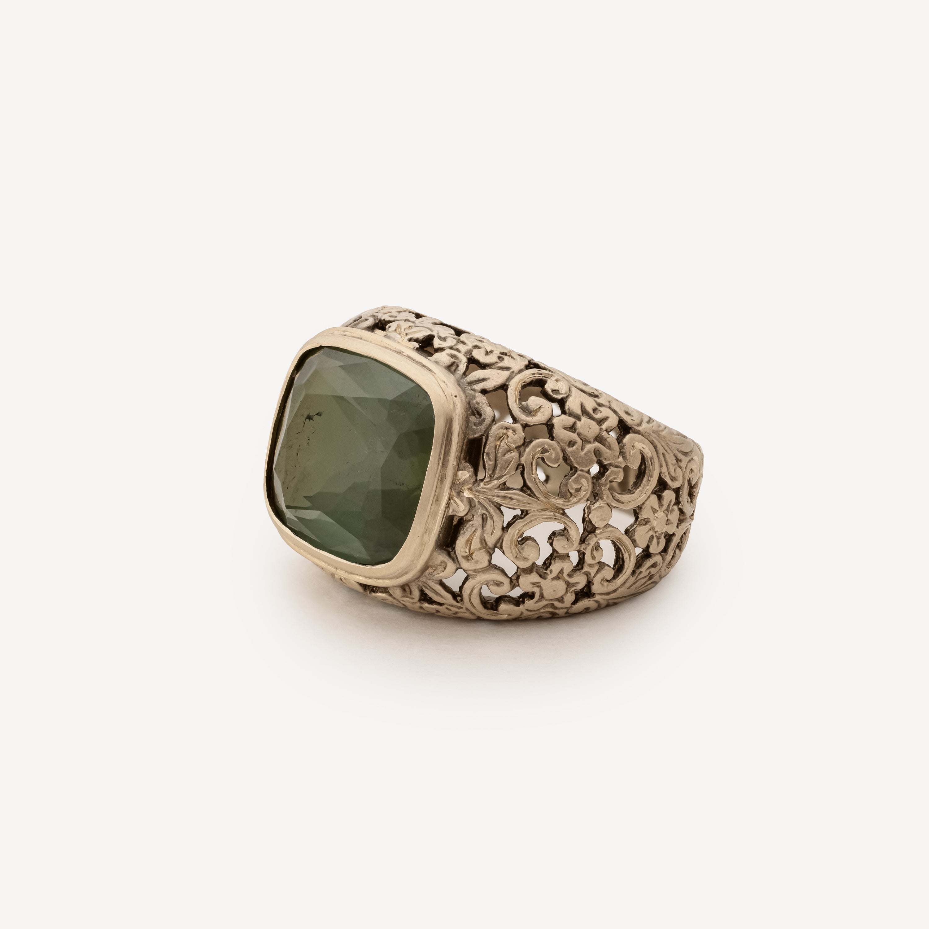 Medio Moghol White Gold Ring