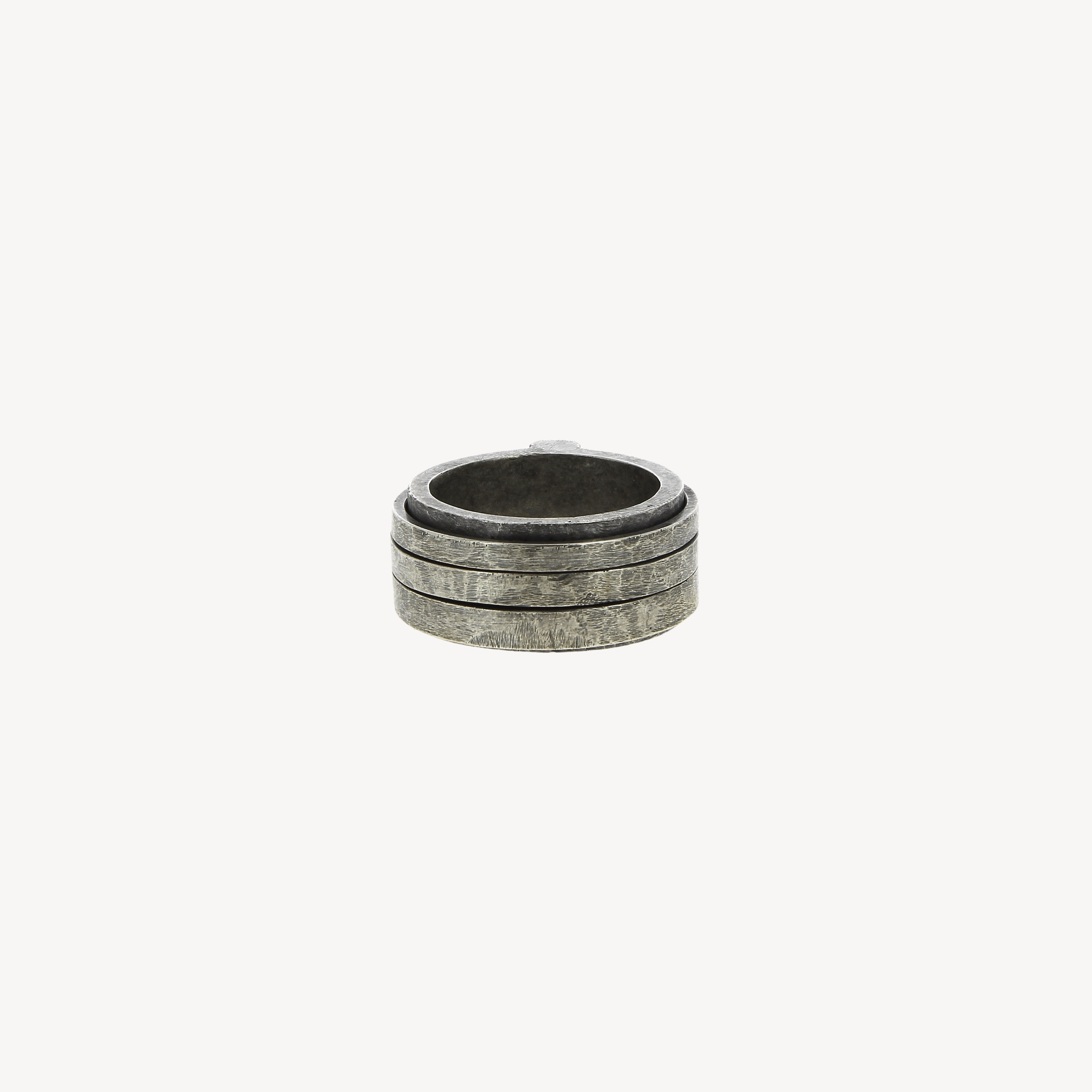 Spinner Bar Ring