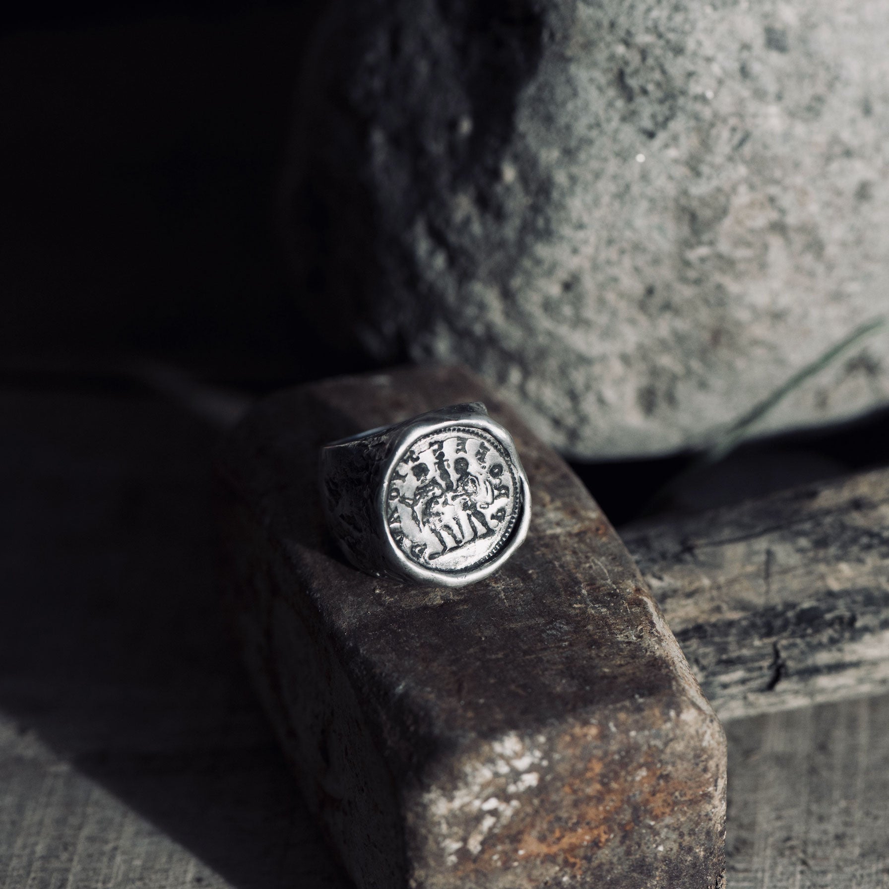 Denarius ring