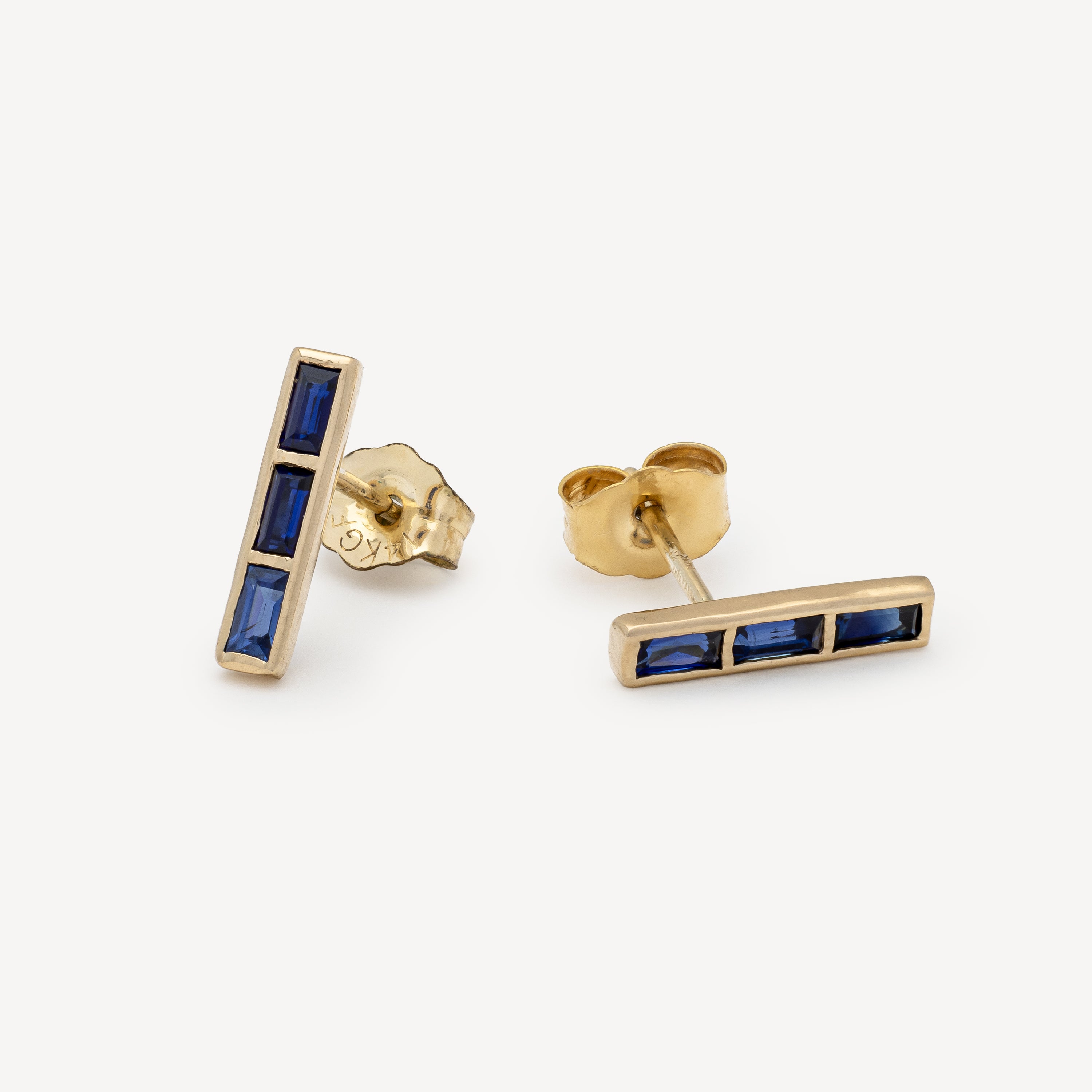 Studs Blue Sapphire Baguette Bar