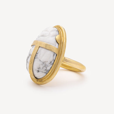 YELLOW GOLD HOWLITE BEETLE RING