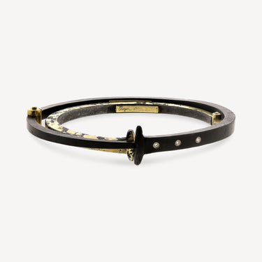 Armband aus Metall und Gold