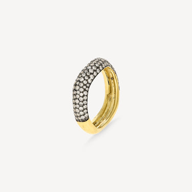 Rebellion-Ring mit Pavé-Diamanten