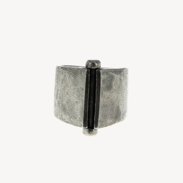 Stud Peak Ring